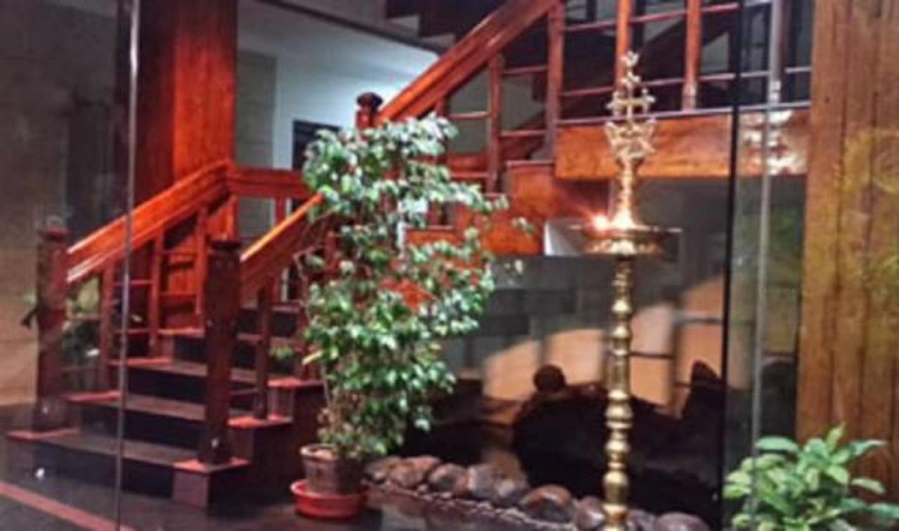 Hotel Boban Plaza Thiruvananthapuram Kültér fotó